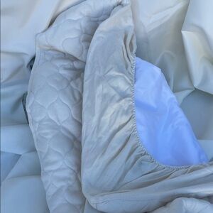 Elegant Cream Mattress Cover